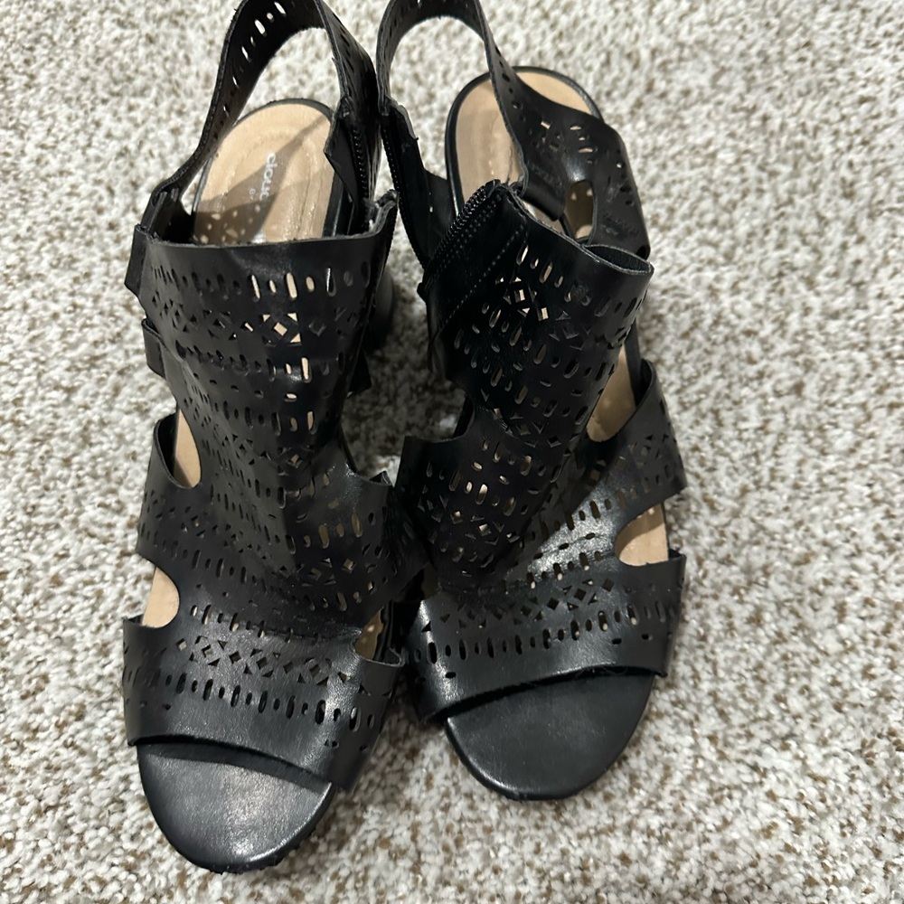 Avenue cloud Walkers, Black heeled sandals 9wide